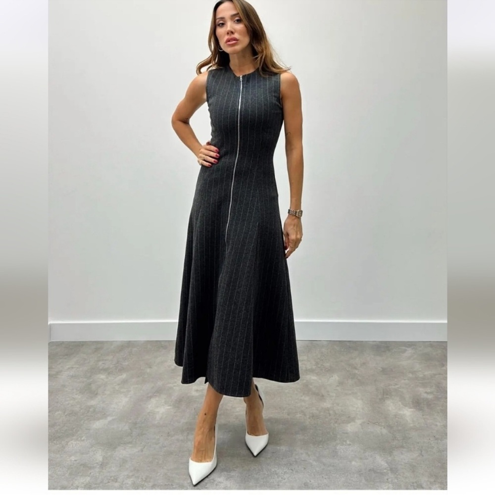 🔥NWT Zara🔥 Black Midi Dress with Front Zipper